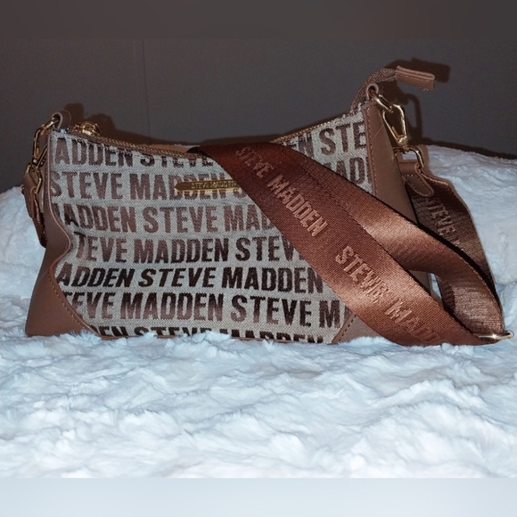 Steve Madden Small Purse Logo Name Brown Beautiful Condition - Picture 1 of 8